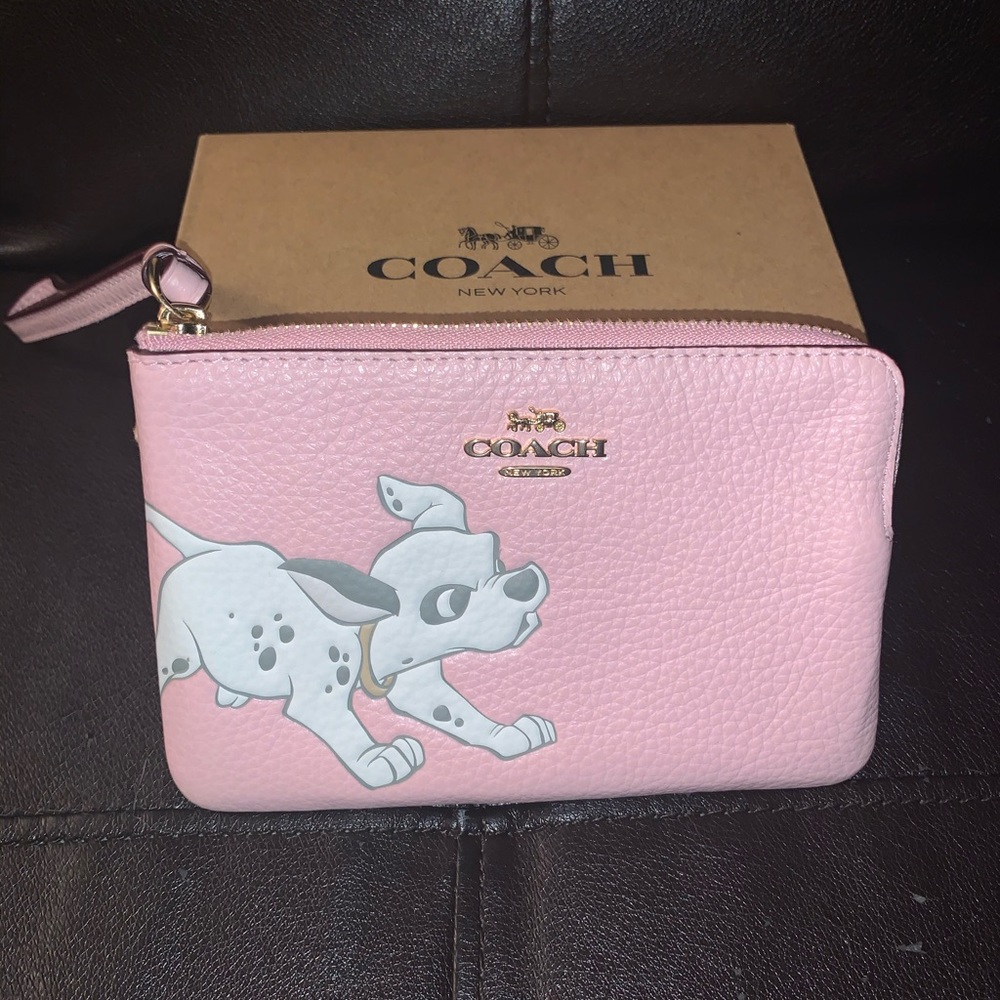 Disney coach 101 dalmatians wristlet - Picture 4 of 8